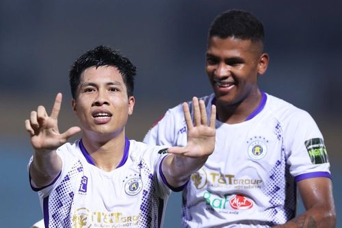 Thắng Bình Định thuyết phục, Hà Nội FC thể hiện bản lĩnh của nhà vô địch