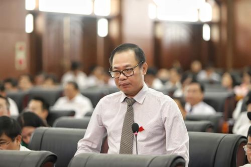 Đề xuất biến các lô đất trống thành bãi đỗ xe tạm