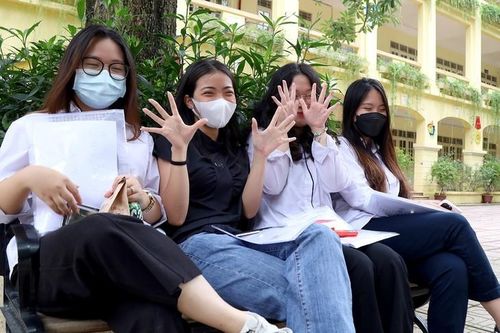 Phổ điểm thi tốt nghiệp 2023: Điểm chuẩn ĐH có thể giảm từ 0,5 - 1 điểm