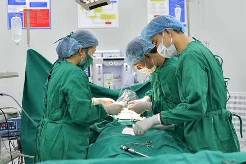 Đừng chủ quan với những cơn đau thắt lưng âm ỉ