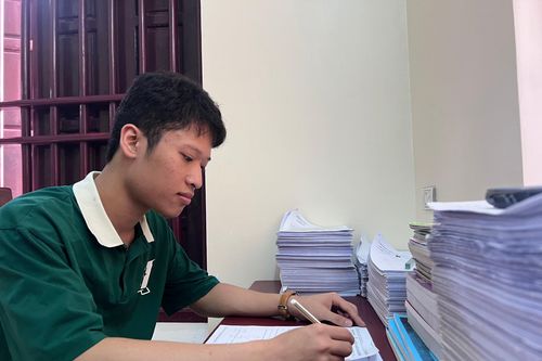 Thủ khoa khối B cả nước viết tiếp giấc mơ làm bác sĩ của mẹ
