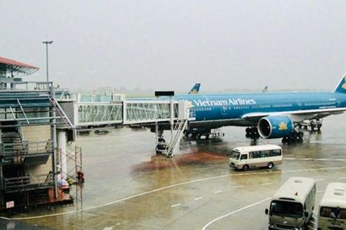 Đóng cửa sân bay, hàng loạt chuyến bay bị hủy do cơn bão số 1