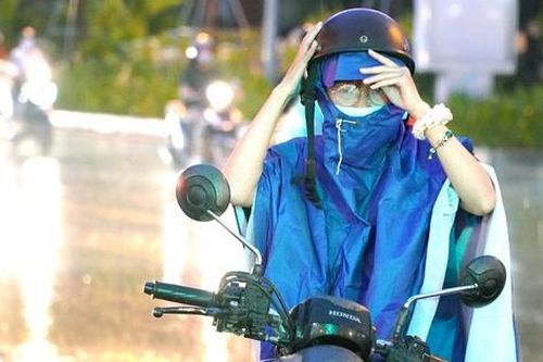 Hà Nội chịu ảnh hưởng trực tiếp khi bão số 1 đổ bộ