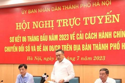 Chủ tịch Hà Nội: Còn 'khoán trắng' cho cán bộ tin học thì chuyển đổi số còn thất bại