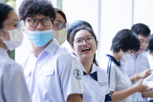 Thí sinh Vĩnh Long dẫn đầu về điểm thi môn Sinh học