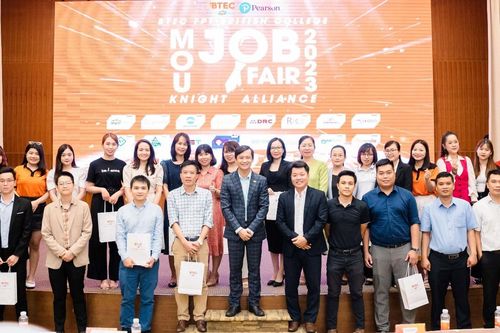 Ngày hội thông tin việc làm: Cơ hội để sinh viên BTEC FPT gặp gỡ nhà tuyển dụng