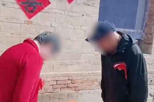 Đàn ông ế vợ chi nhiều tiền thuê người làm đám cưới giả