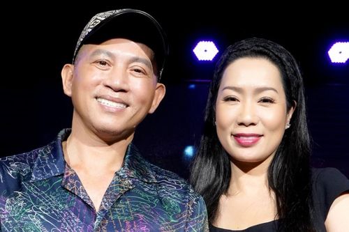 Trịnh Kim Chi chúc mừng Nguyễn Hữu Tiến với vai trò đào tạo