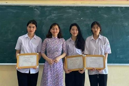 Nam Định 'lập cú đúp' thủ khoa và thí sinh đạt điểm 10 Văn duy nhất