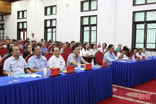 Trao 130 triệu đồng cho gia đình chính sách TP Hà Tĩnh