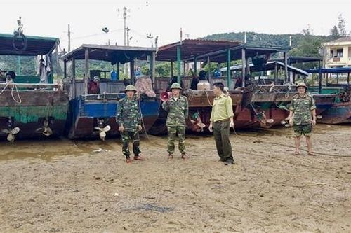 Bão số 1: Quảng Ninh vẫn còn hơn 600 khách du lịch ở lại các đảo