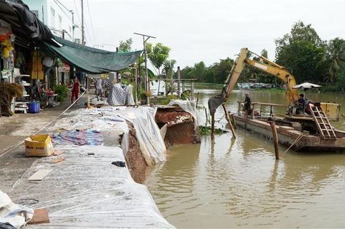 Liên tiếp xảy ra 3 vụ sạt lở bờ sông tại các địa phương của Đồng Tháp