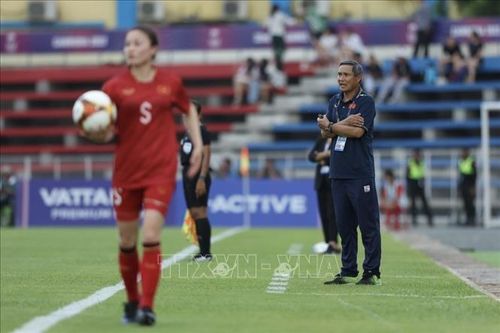 World Cup nữ 2023: HLV Mai Đức Chung và nỗi niềm của 'vị tướng già'