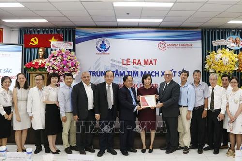 Tổ chức Children's HeartLink công nhận trung tâm tim mạch trẻ em xuất sắc đầu tiên của Việt Nam