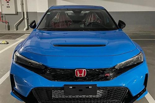 Honda Civic Type R màu xanh Blue Pearl đầu tiên về Việt Nam