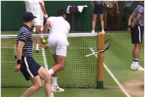 Hành động đập vợt của Novak Djokovic đang bị chỉ trích có phải là 'nam tính độc hại'?