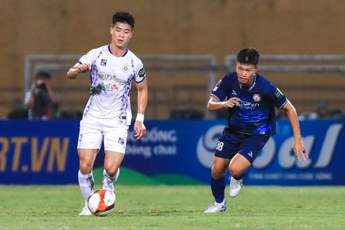 HLV Đức Thắng: Cầu thủ Hà Nội FC đá triệt hạ, trọng tài nhiều lần bỏ qua