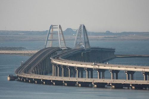 Nối lại vận tải đường sắt trên cầu Crimea sau vụ tấn công