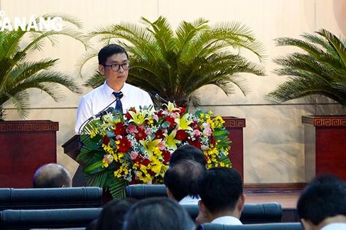 Giám đốc Sở Xây dựng thành phố trả lời chất vấn về tình trạng các chung cư xuống cấp trên địa bàn thành phố