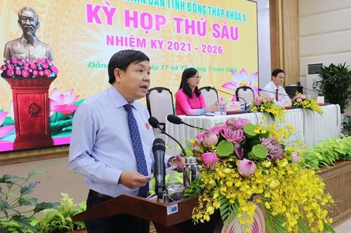 Chất vấn 3 nhóm vấn đề và biểu quyết thông qua 16 nghị quyết