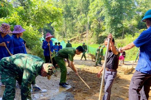 Tổ chức nhiều hoạt động dân vận giúp đỡ người dân xã Sán Chải xây dựng nông thôn mới