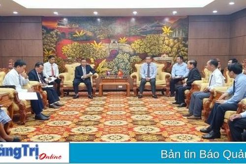 Thường trực Tỉnh ủy tiếp và làm việc với Đoàn cán bộ Ban Tuyên huấn tỉnh Savannakhet