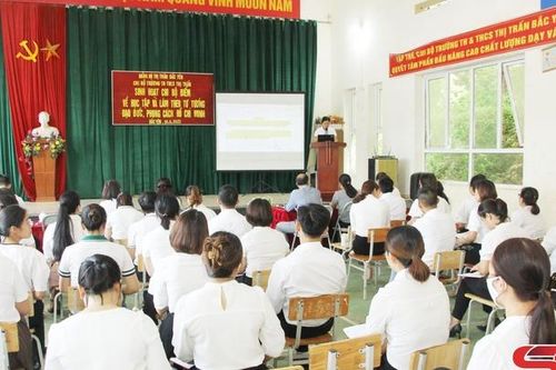 Chi bộ Trường TH&THCS thị trấn Bắc Yên học và làm theo Bác