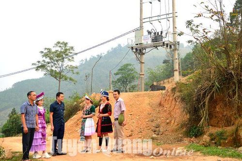 Quyết sách đúng, tạo lòng tin - Bài 1: Niềm vui của dân bản