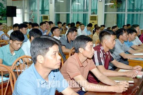 Hướng dẫn thực hiện các luật tục, quy ước, hương ước, chuẩn mực đạo đức cho đồng bào dân tộc thiểu số