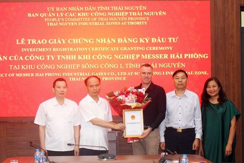 Trao Giấy chứng nhận đăng ký đầu tư cho Công ty Messer