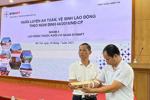 EVNNPT: Nâng cao kiến thức về an toàn vệ sinh lao động