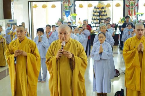 Chùa Pháp Chơn, Pháp Minh (H.Bình Chánh) cúng dường các trường hạ TP.HCM và tỉnh Quảng Ngãi