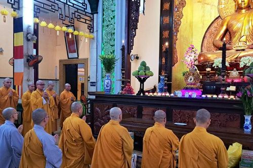 Chùa Trúc Lâm (Q.3) cúng dường các trường hạ trên địa bàn quận