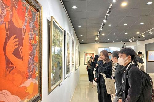 Tổ chức triển lãm Tranh lụa Việt Nam tại Pháp