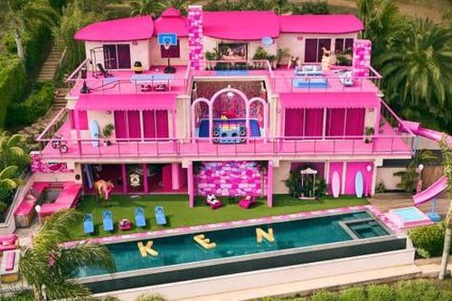 Nhà búp bê Barbie đời thực mở cửa cho du khách ở qua đêm