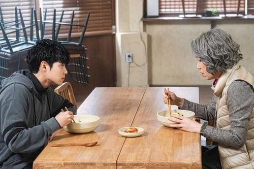 Con rể một mực từ chối ở cùng mẹ vợ, biết được lý do khiến ai cũng ngỡ ngàng