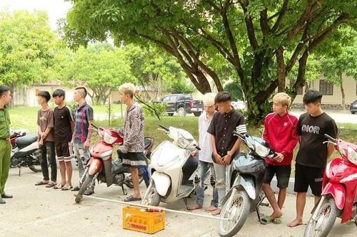 Bắt giữ nhóm thanh thiếu niên náo loạn đường phố ở Ninh Bình