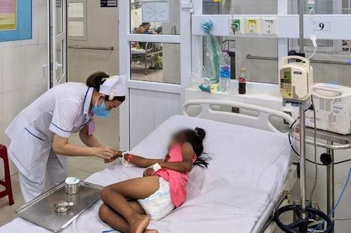 Chạy đua cứu 3 trẻ ngộ độc hạt dầu mè ở Ninh Thuận