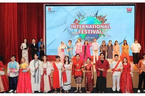 Nhiều sinh viên quốc tế chọn học tại HIU