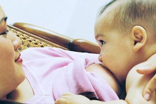 Nuôi con bằng sữa mẹ cho trẻ sinh nhẹ cân
