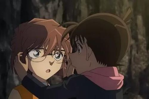 Mối quan hệ của Conan và Haibara là như thế nào trong phim 'Tàu Ngầm Sắt Màu Đen'?