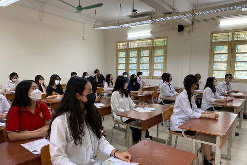 Thực hư thông tin 'thí sinh trường chuyên vẫn trượt tốt nghiệp vì 0 điểm tiếng Anh'