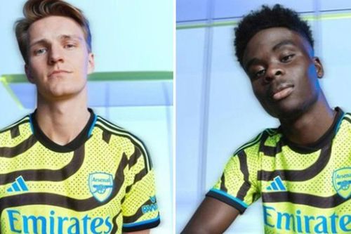 Mẫu áo đấu mới của Arsenal bị 'ném đá' không thương tiếc vì quá xấu
