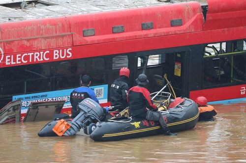 Mưa lớn khiến 44 người chết, Hàn Quốc công bố 13 'khu vực thảm họa đặc biệt'