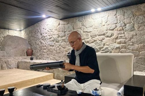 Ảnh hiếm về ngôi nhà trong hang của ông Đặng Lê Nguyên Vũ