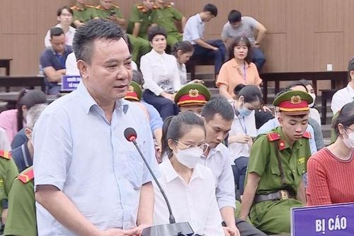 Chuyến bay giải cứu: 'Hưng nói trong cặp số có mấy chai rượu…trơ tráo quá'