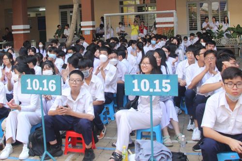 Chủ động 'gỡ rối' cho phụ huynh lựa chọn tổ hợp môn học lớp 10