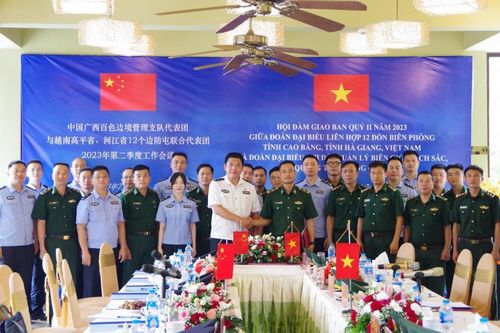 Hội đàm giao ban giữa các đồn Biên phòng tỉnh Cao Bằng, Hà Giang với Chi đội quản lý Biên giới Bách Sắc, Trung Quốc