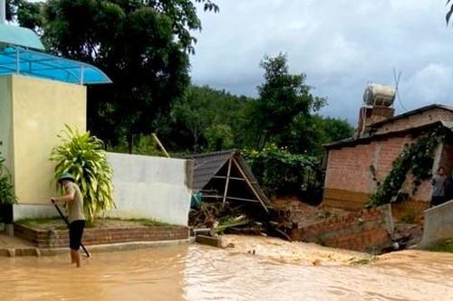 Bão Talim gây nhiều thiệt hại cho người dân Gia Lai, Kon Tum