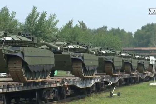 Quân đội Nga nhận lô xe tăng nâng cấp trong bối cảnh xung đột với Ukraine kéo dài